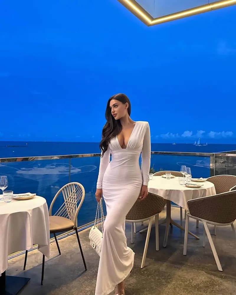 Özge | Kadikoy VIP Escort | ISTANBUL ESCORT İLANLARI