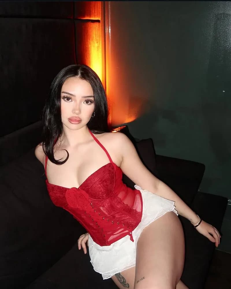 Derin | Besiktas VIP Escort | ISTANBUL ESCORT İLANLARI